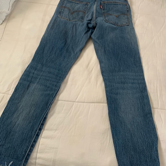 Levis Jeans - Picture 6 of 7